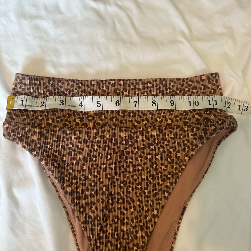 Aerie Ribbed Leopard High Cut Cheeky
Bikini Bottom SMALL